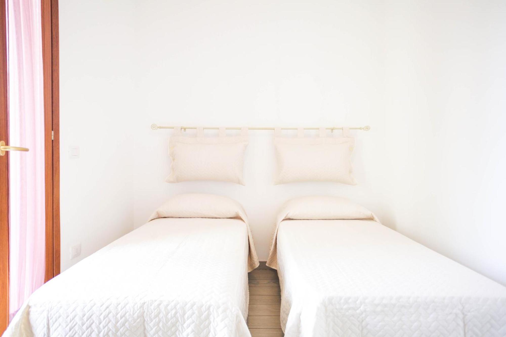Crystal House Apartment Алгеро Екстериор снимка