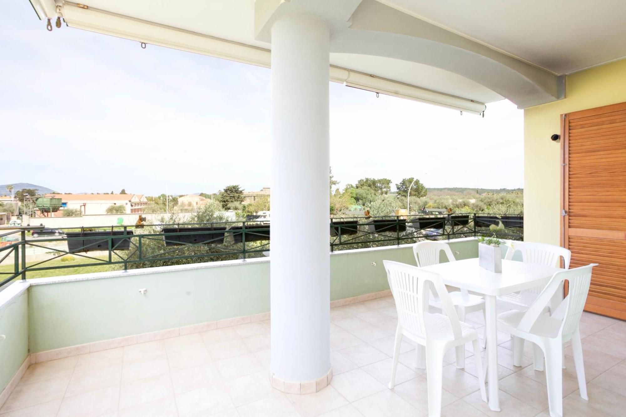 Crystal House Apartment Алгеро Екстериор снимка